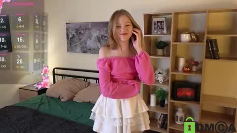 Vicki online show from 12.04.25