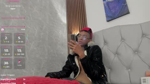 Snapshot of patrick_lovee chatting on 05.09.26 Patrick online show from 05.09.26