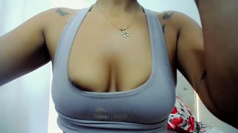 Snapshot of pattysexy10 chatting on 12.15.25 pattysexy10 online show from 12.15.25