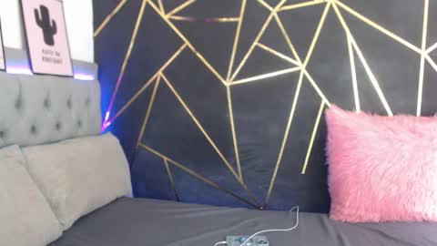 paulina online show from 04.24.26