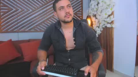 Snapshot of paul_rivera chatting on 09.19.25 Paul Rivera online show from 09.19.25