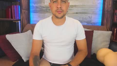 Snapshot of paul_rivera chatting on 11.08.25 Paul Rivera online show from 11.08.25