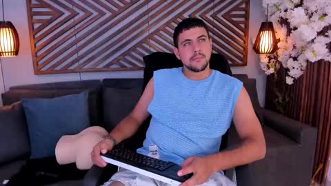 Snapshot of paul_rivera chatting on 11.20.25 Paul Rivera online show from 11.20.25