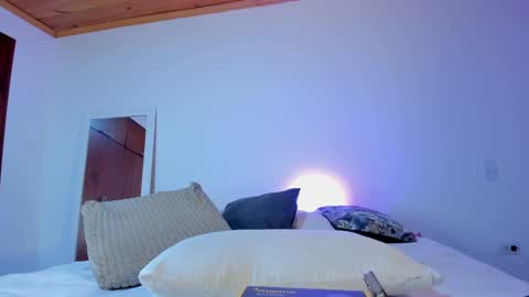 Paula perez - online show from 01.12.25