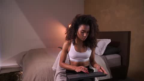 Paula online show from 02.28.25