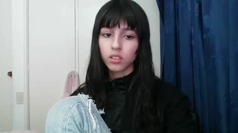 Snapshot of paulainblue chatting on 12.04.24 online show from 12.04.24