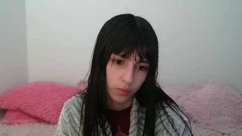 Snapshot of paulainblue chatting on 02.20.25 online show from 02.20.25