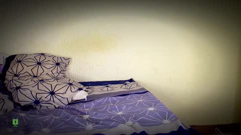 Snapshot of paulhot18 chatting on 12.21.25 Paul Mklain online show from 12.21.25