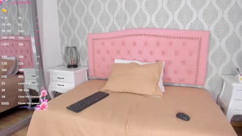 paulina lux online show from 03.22.26