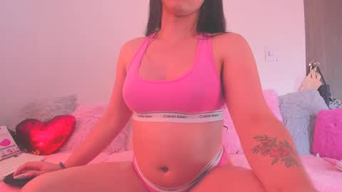 Snapshot of paulinaabeauty chatting on 01.17.25 call me ur bbygurl online show from 01.17.25