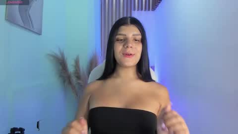 Snapshot of paulinabelle chatting on 11.23.25 Paulina Belle online show from 11.23.25