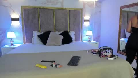 Snapshot of paulinaduarte_ chatting on 11.29.25 Paulina online show from 11.29.25