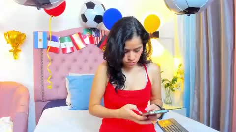 Snapshot of paulinavera chatting on 06.29.26 paulinavera online show from 06.29.26