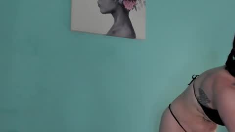 Snapshot of paulinnablue chatting on 10.03.25 Paulina Blue online show from 10.03.25