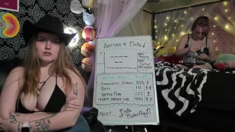 ArtsyHeartsyy online show from 01.02.25