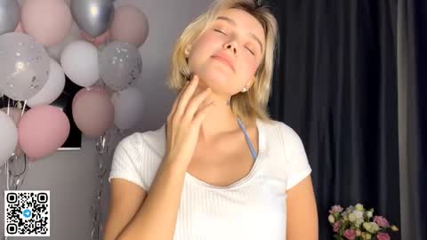 Lola online show from 11.25.25