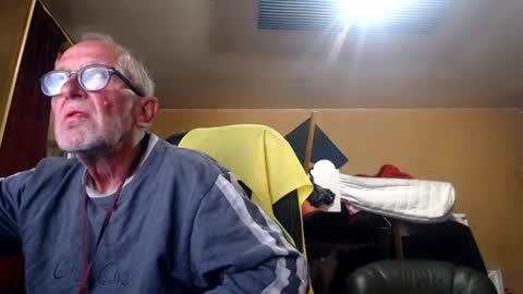 Snapshot of pc8474408 chatting on 06.14.26 pc8474408 online show from 06.14.26