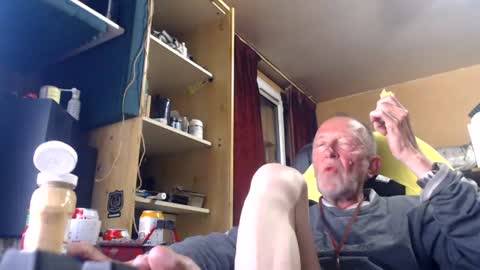 Snapshot of pc8474408 chatting on 06.15.26 pc8474408 online show from 06.15.26