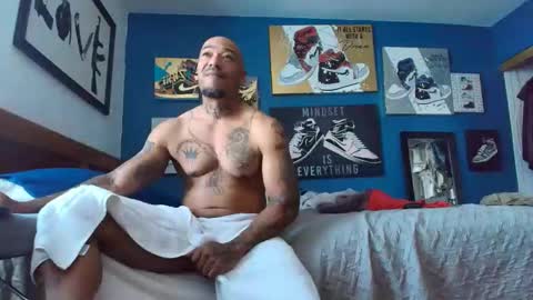 Snapshot of pcuddy3 chatting on 11.13.25 Phenomenal online show from 11.13.25