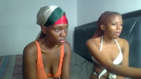 Snapshot of peach_ebonny chatting on 06.04.26 peach_ebonny online show from 06.04.26