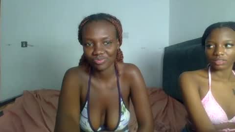 Snapshot of peach_ebonny chatting on 06.18.26 peach_ebonny online show from 06.18.26
