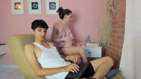 peach tyron online show from 01.12.25