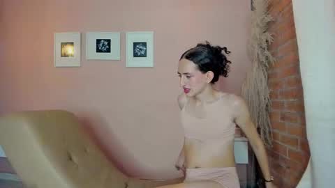 peach tyron online show from 02.05.25