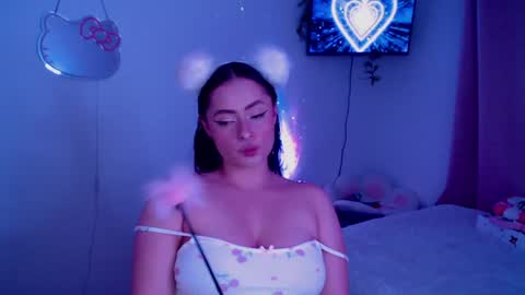 peacherry_ online show from 12.12.24