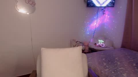 peacherry_ online show from 02.05.25