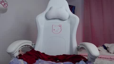 peacherry_ online show from 03.04.25