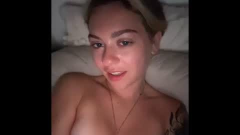 Snapshot of peachesncreampiezz chatting on 07.18.26 peachesncreampiezz online show from 07.18.26