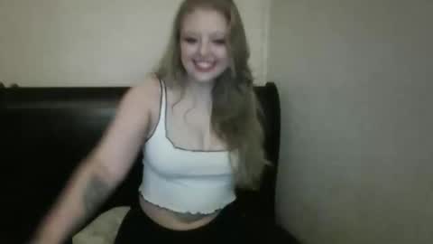 Snapshot of peachritual chatting on 12.01.25 PeachRitual online show from 12.01.25