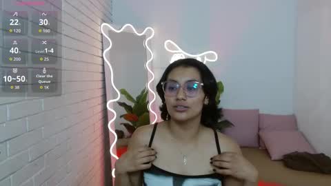peachy_tay online show from 10.22.25