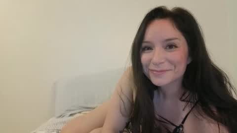 PeachyObsession online show from 11.21.25