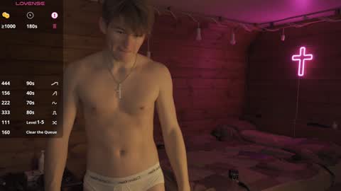 Snapshot of peanut_boy chatting on 12.06.24 peanut_boy online show from 12.06.24