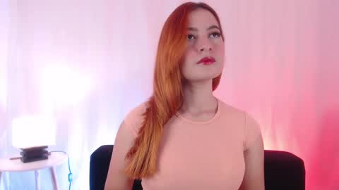 Snapshot of pear__moon chatting on 02.04.25 LILLY online show from 02.04.25