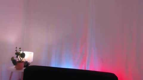 Snapshot of pear__moon chatting on 02.09.25 LILLY online show from 02.09.25