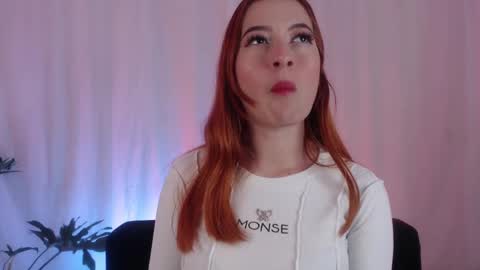 Snapshot of pear__moon chatting on 03.06.25 LILLY online show from 03.06.25