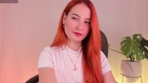 Snapshot of pear__moon chatting on 09.29.25 LILLY online show from 09.29.25