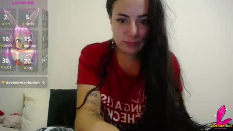 Snapshot of pearl_3 chatting on 01.11.25 Pearl online show from 01.11.25