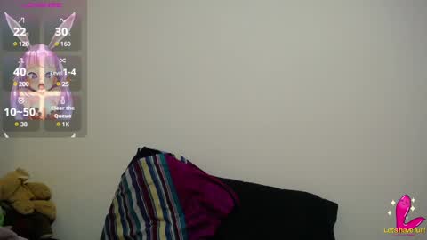 Snapshot of pearl_3 chatting on 02.08.25 Pearl online show from 02.08.25