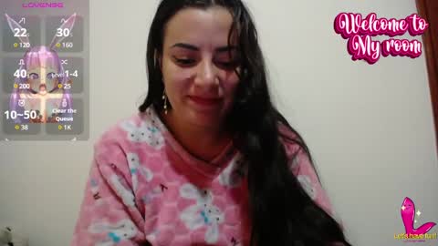 Snapshot of pearl_3 chatting on 02.12.25 Pearl online show from 02.12.25