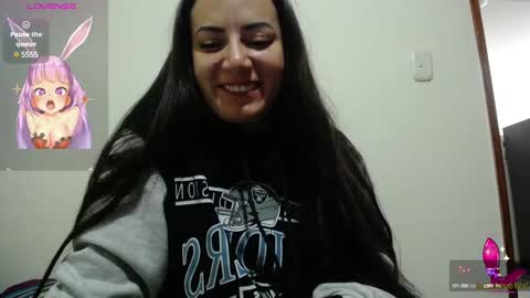 Snapshot of pearl_3 chatting on 02.16.25 Pearl online show from 02.16.25