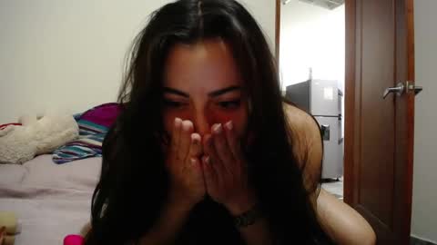 Snapshot of pearl_3 chatting on 02.22.25 Pearl online show from 02.22.25