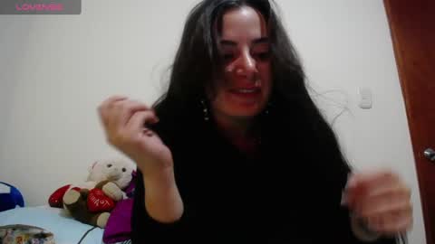 Snapshot of pearl_3 chatting on 02.24.25 Pearl online show from 02.24.25