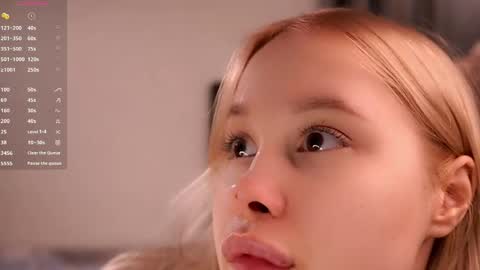 Snapshot of pebee chatting on 05.13.26 Lily online show from 05.13.26