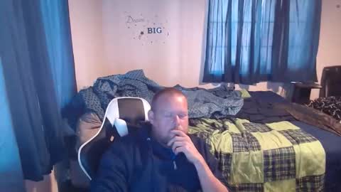 pecker40 online show from 01.01.25