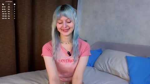 Snapshot of peek_in_my_window chatting on 09.10.25 tony online show from 09.10.25