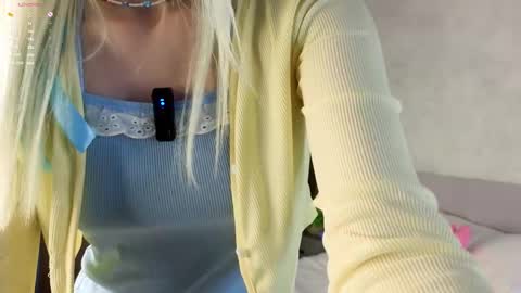 Snapshot of peek_in_my_window chatting on 09.13.25 tony online show from 09.13.25