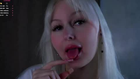 Snapshot of peek_in_my_window chatting on 10.04.25 tony online show from 10.04.25